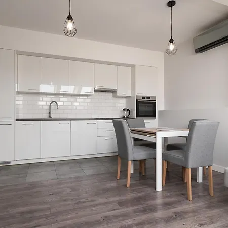 Warszawska Klimatyzacja Zamkniete Osiedle Parking Plock